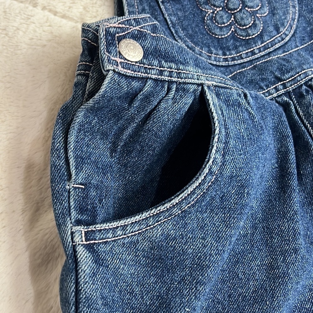 Sprockets Girl’s Toddler Classic Blue Denim Pink Flower Pocket Overalls -Size 3T - Picture 8 of 14